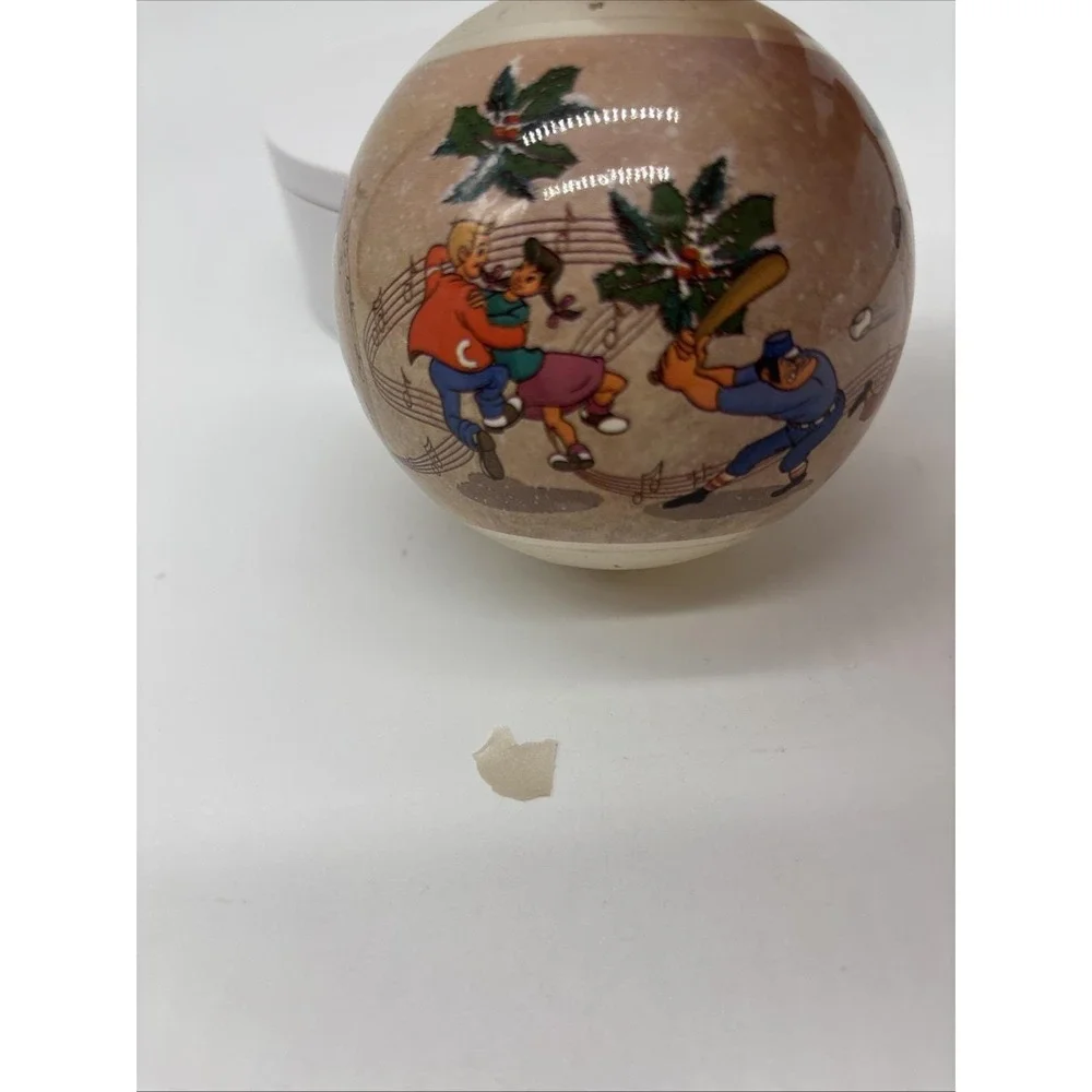 Disney‎ Happy Holidays 1995 Mickey And Minnie Ball Ornament Round RARE